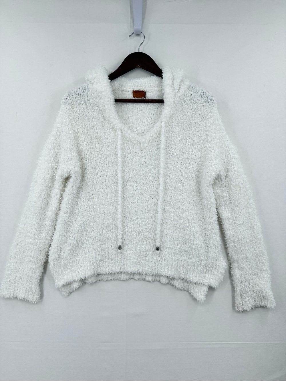 POL White Fuzzy Hooded Sweater Women’s Cozy Pullover Long Sleeve Boho Y2K - Picture 3 of 12